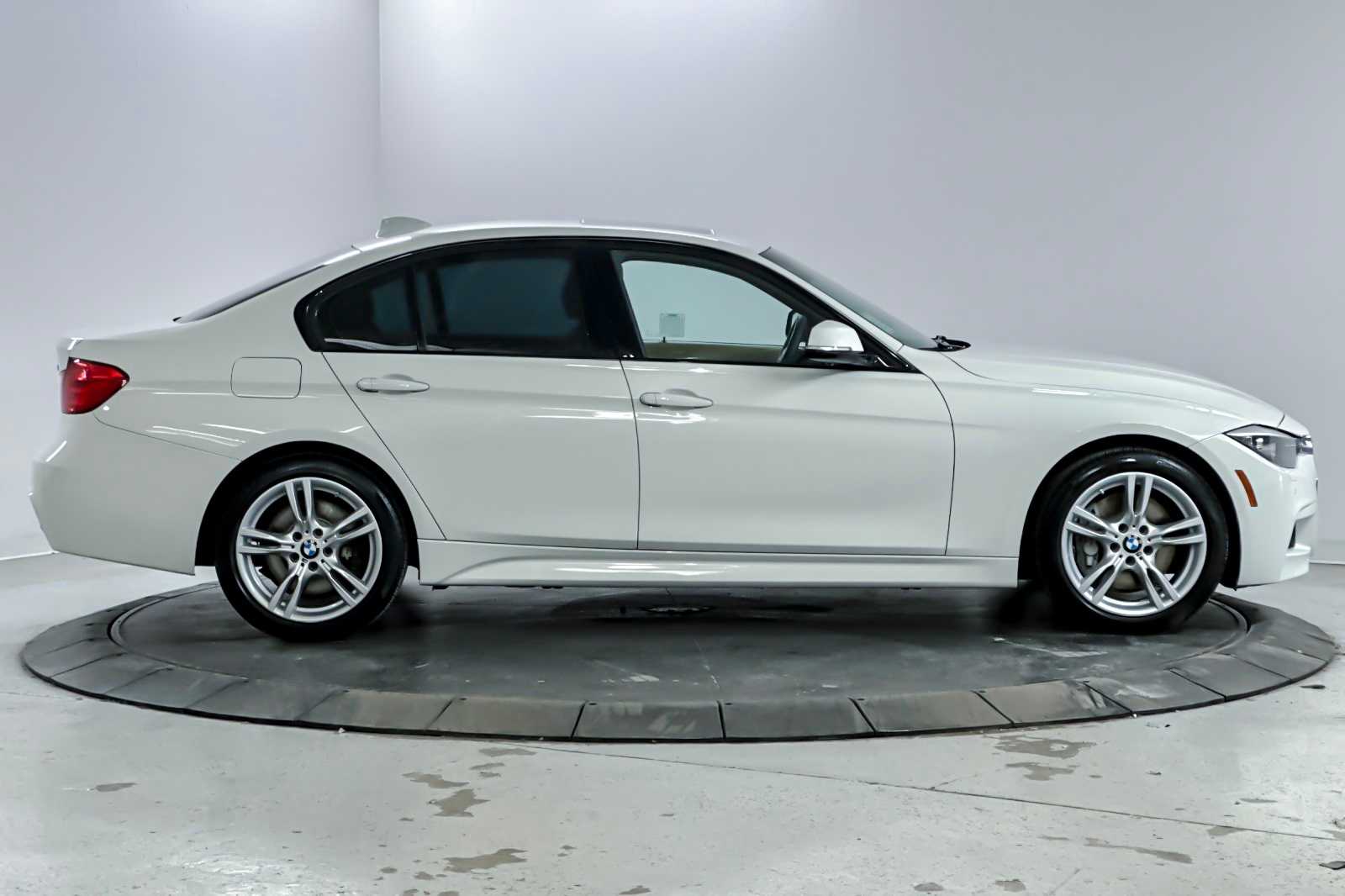 Thumbnail: 2015 BMW 3 Series - 8