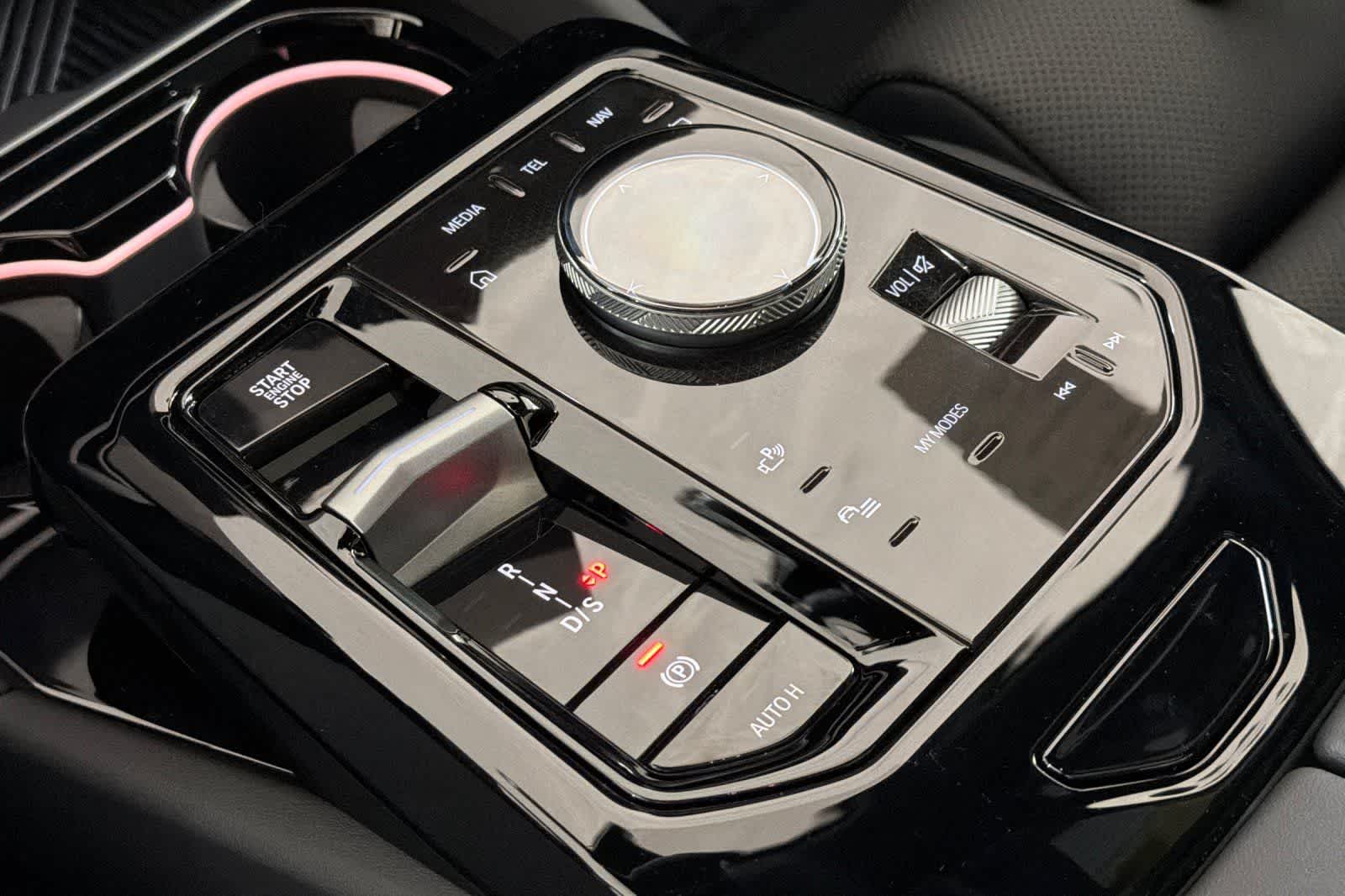 Thumbnail: 2026 BMW 5 Series - 21