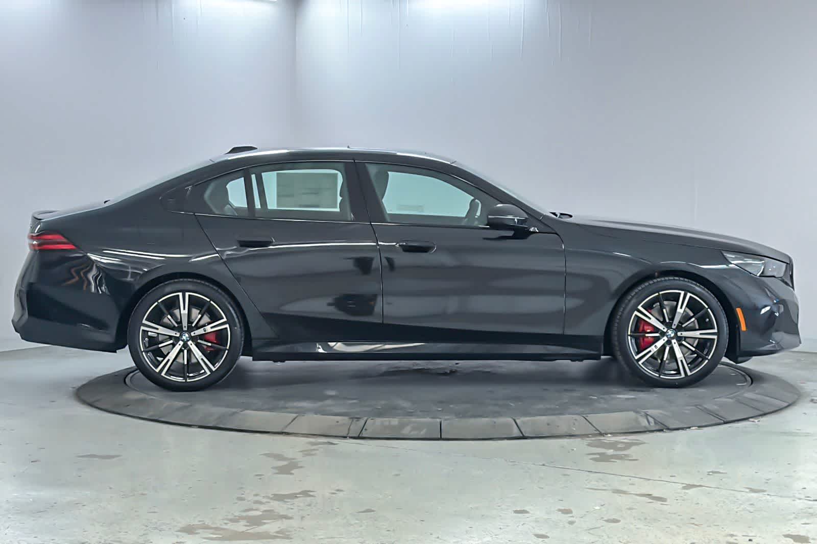 Thumbnail: 2026 BMW 5 Series - 8