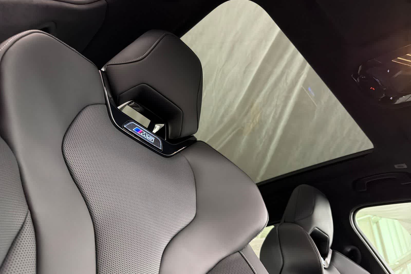 Thumbnail: 2026 BMW M5 - 16