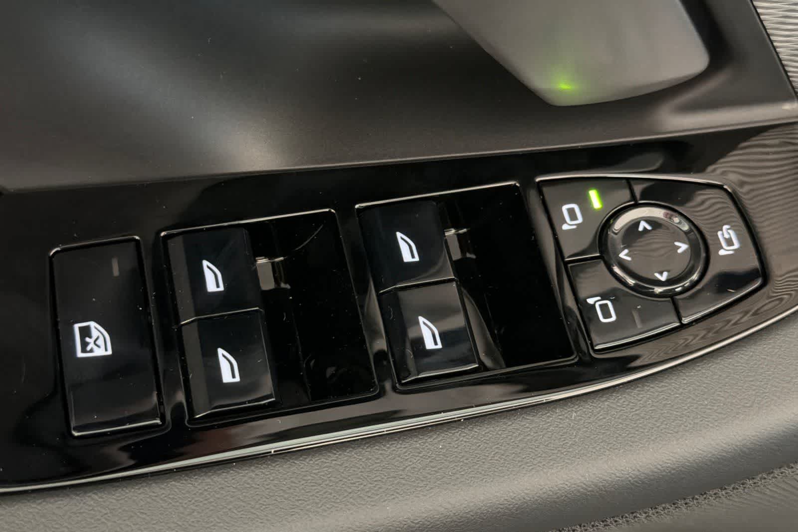 Thumbnail: 2026 BMW 5 Series - 13