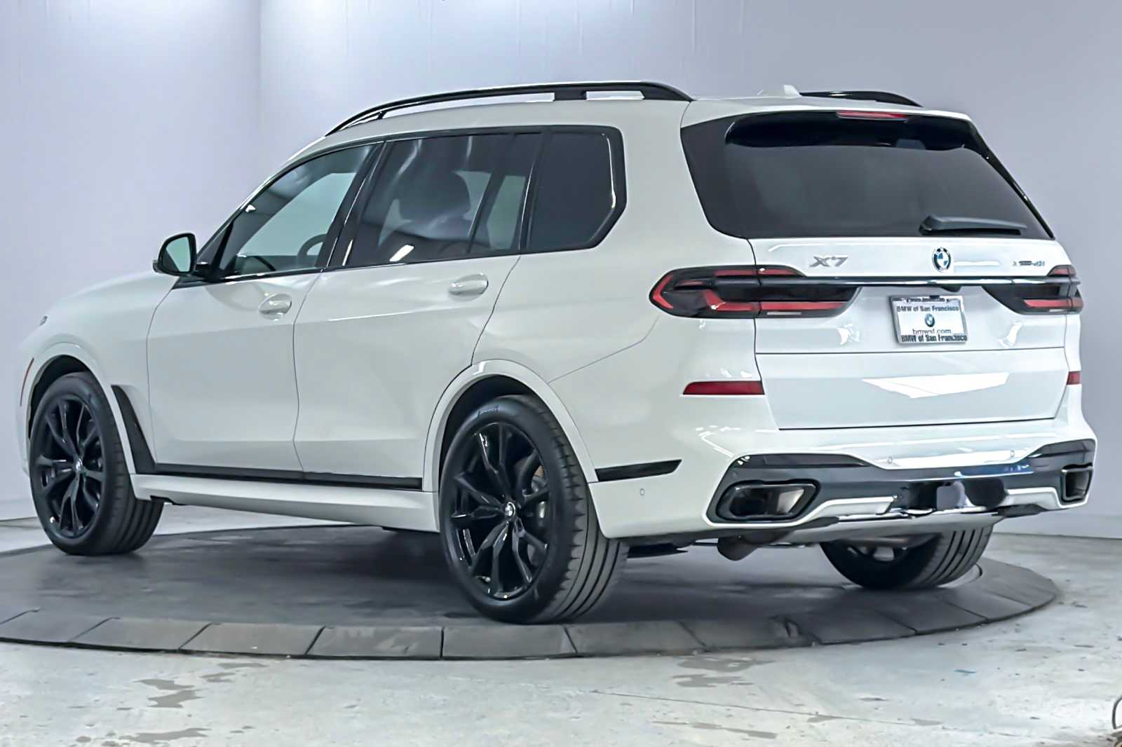 Thumbnail: 2026 BMW X7 - 6