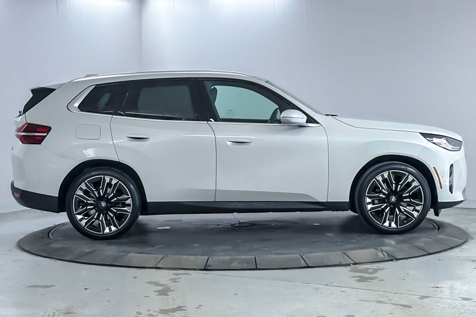 Thumbnail: 2025 BMW X3 - 8