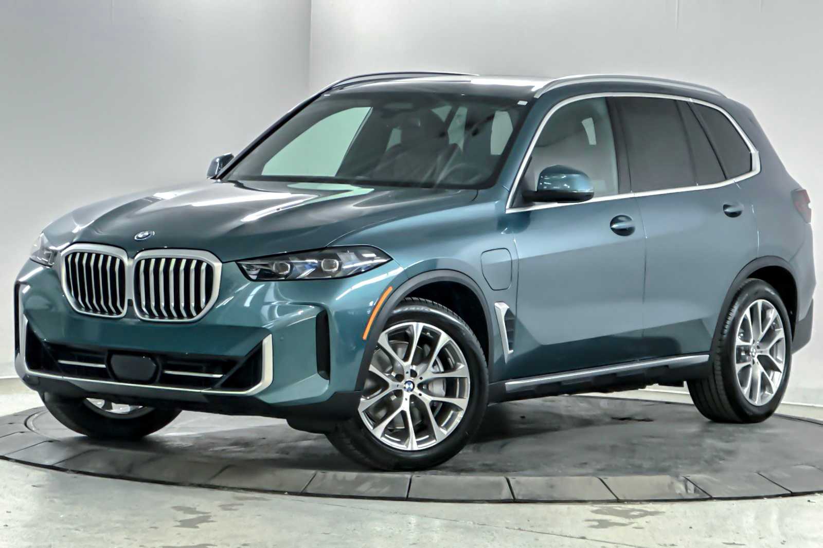 Thumbnail: 2026 BMW X5 - 1