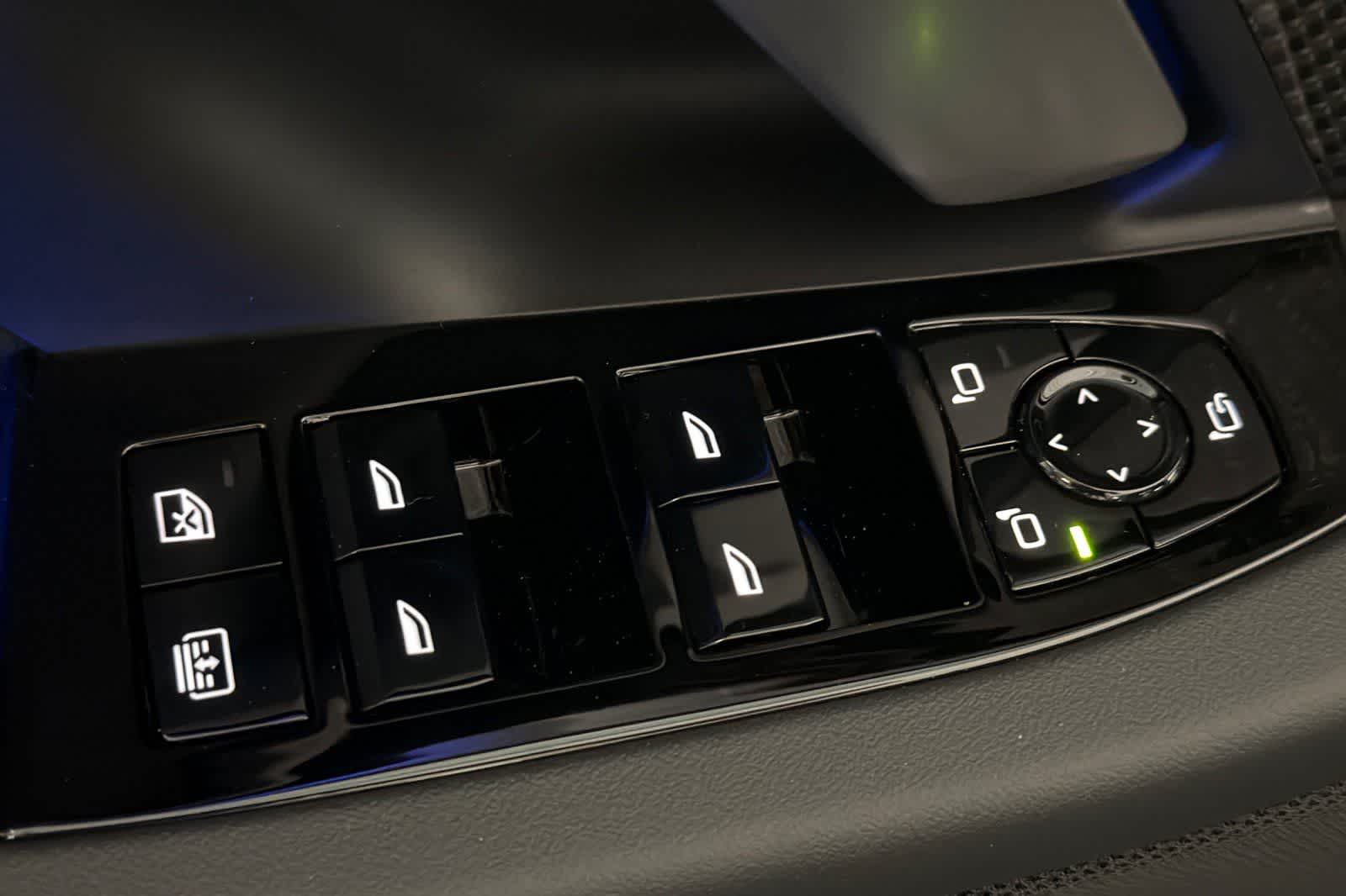 Thumbnail: 2026 BMW M5 - 13