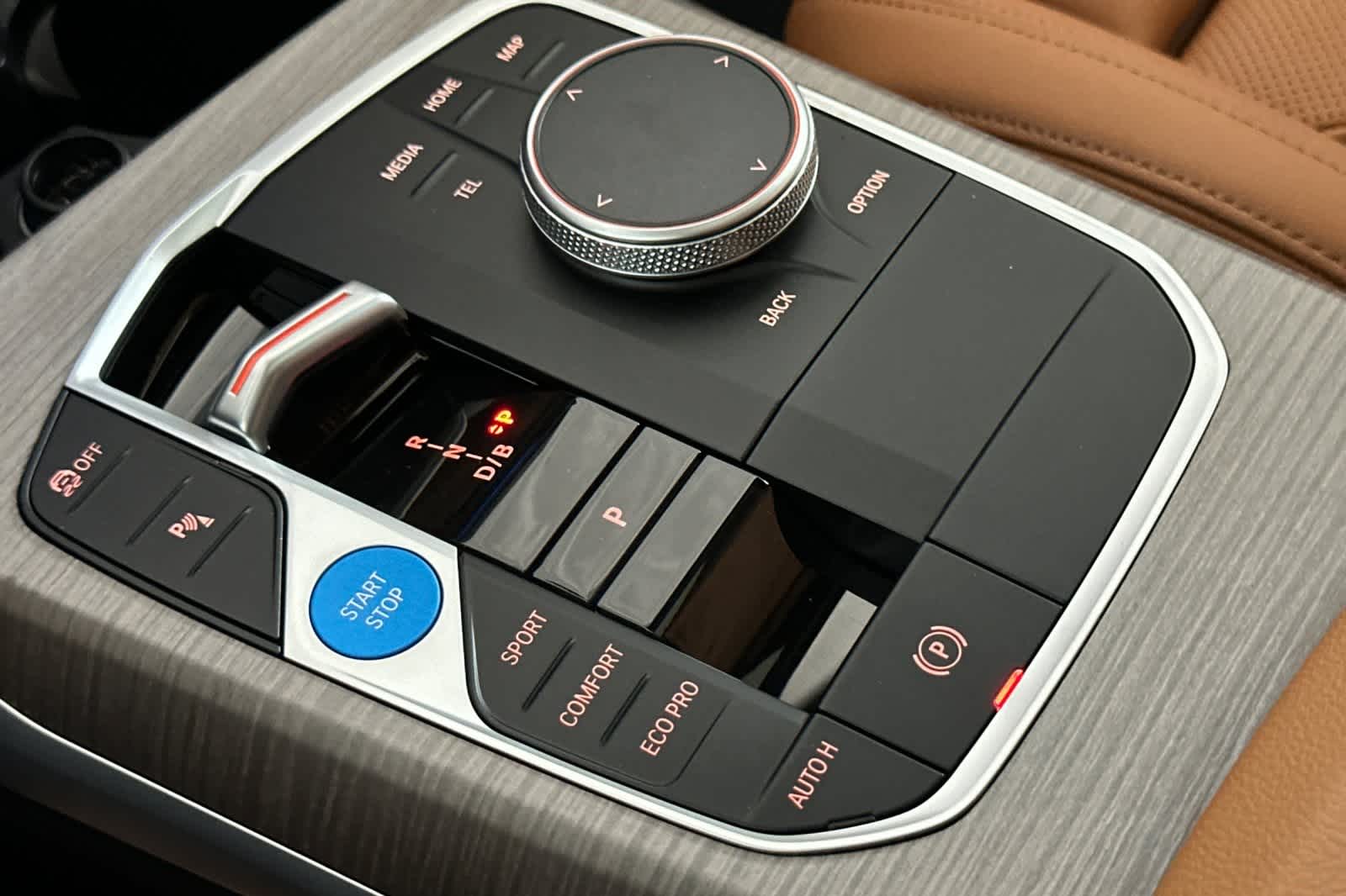 Thumbnail: 2025 BMW i4 - 21