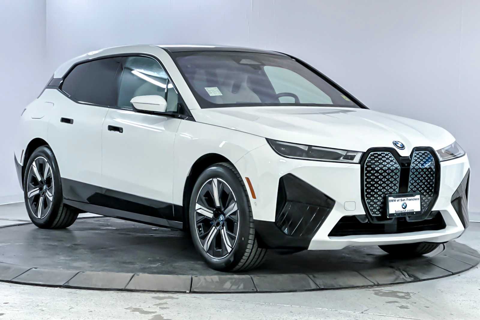 Thumbnail: 2022 BMW iX - 9