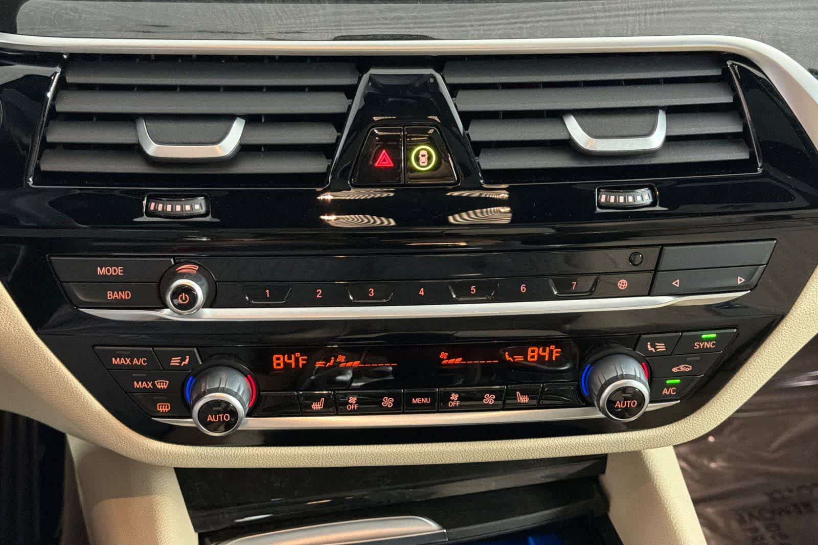 Thumbnail: 2023 BMW 5 Series - 20