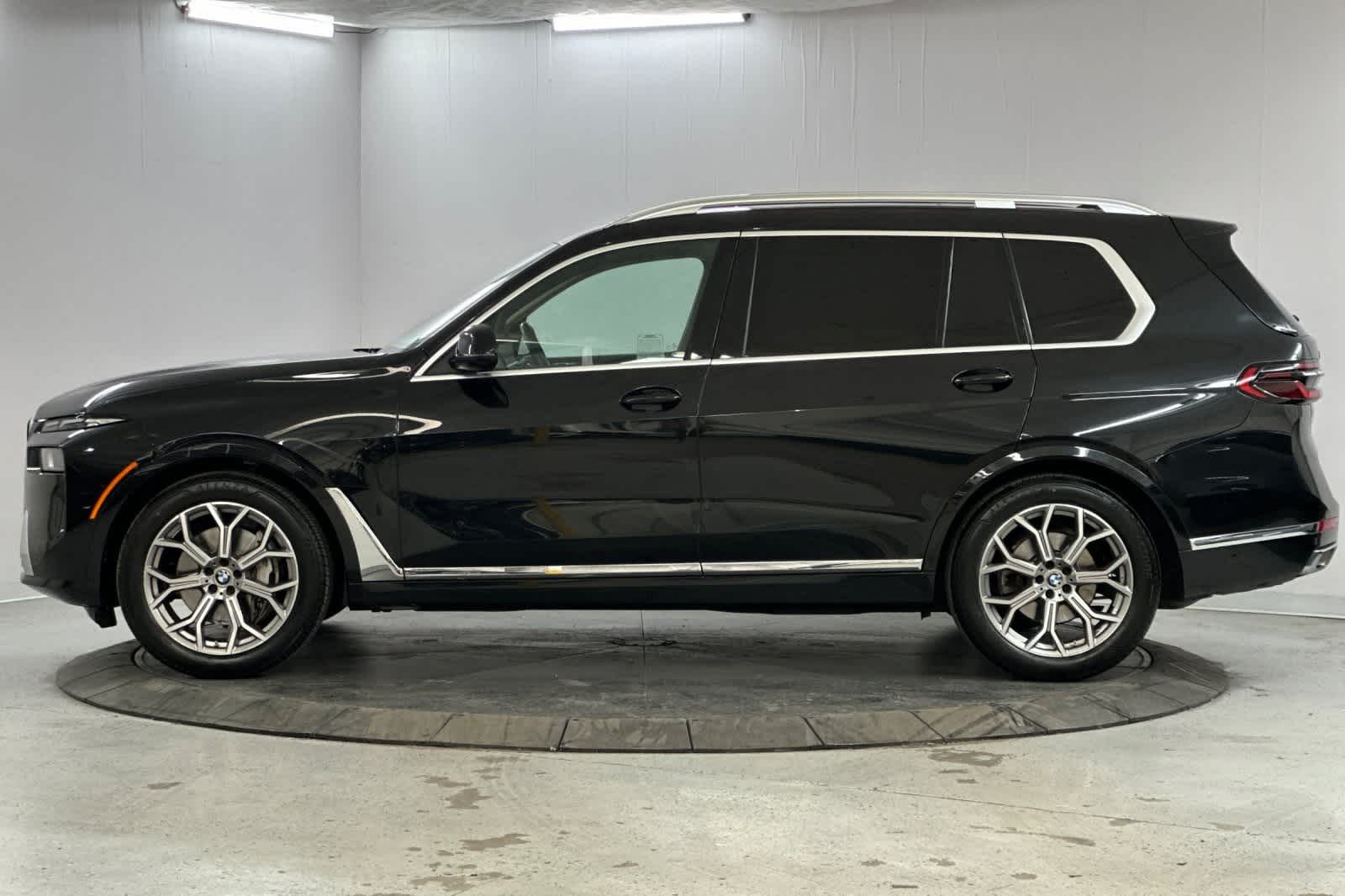 Thumbnail: 2023 BMW X7 - 5