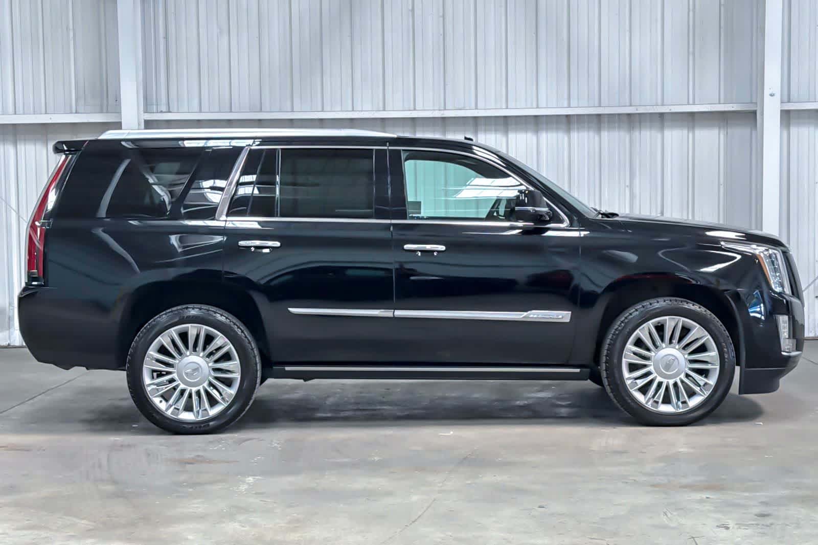 Thumbnail: 2016 Cadillac Escalade - 8