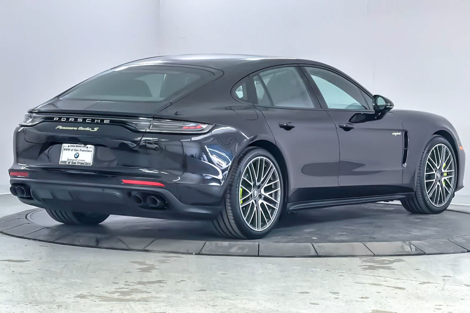 Thumbnail: 2022 Porsche Panamera - 2