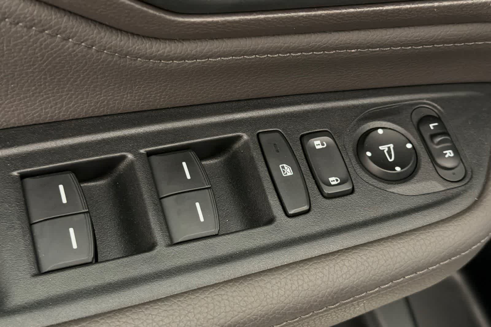 Thumbnail: 2018 Honda Odyssey - 13