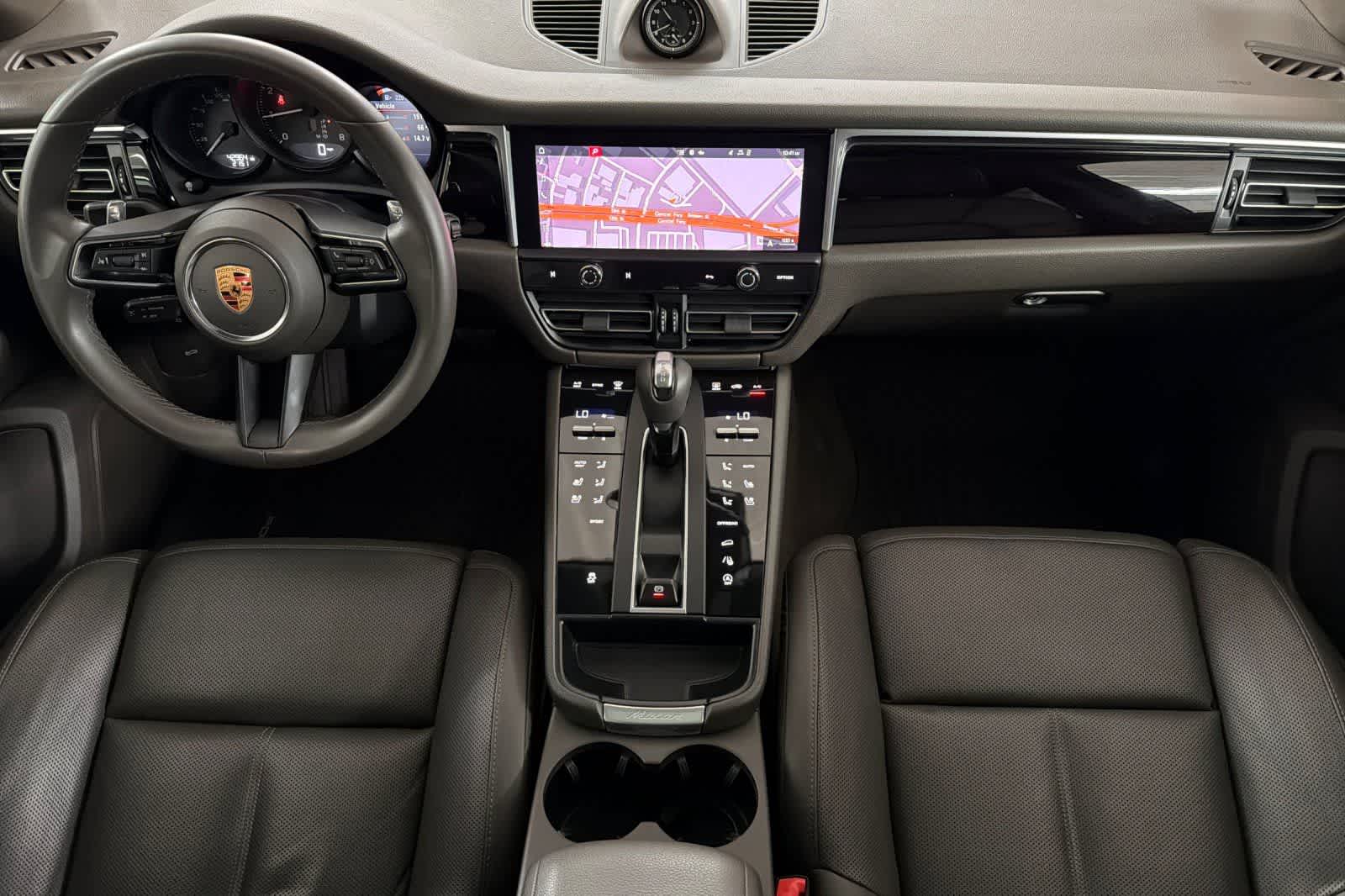 Thumbnail: 2022 Porsche Macan - 3
