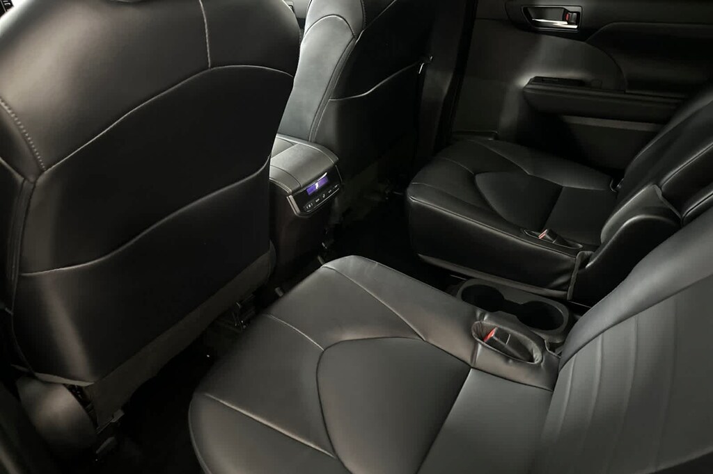 Used 2022 Toyota Highlander XLE SUV