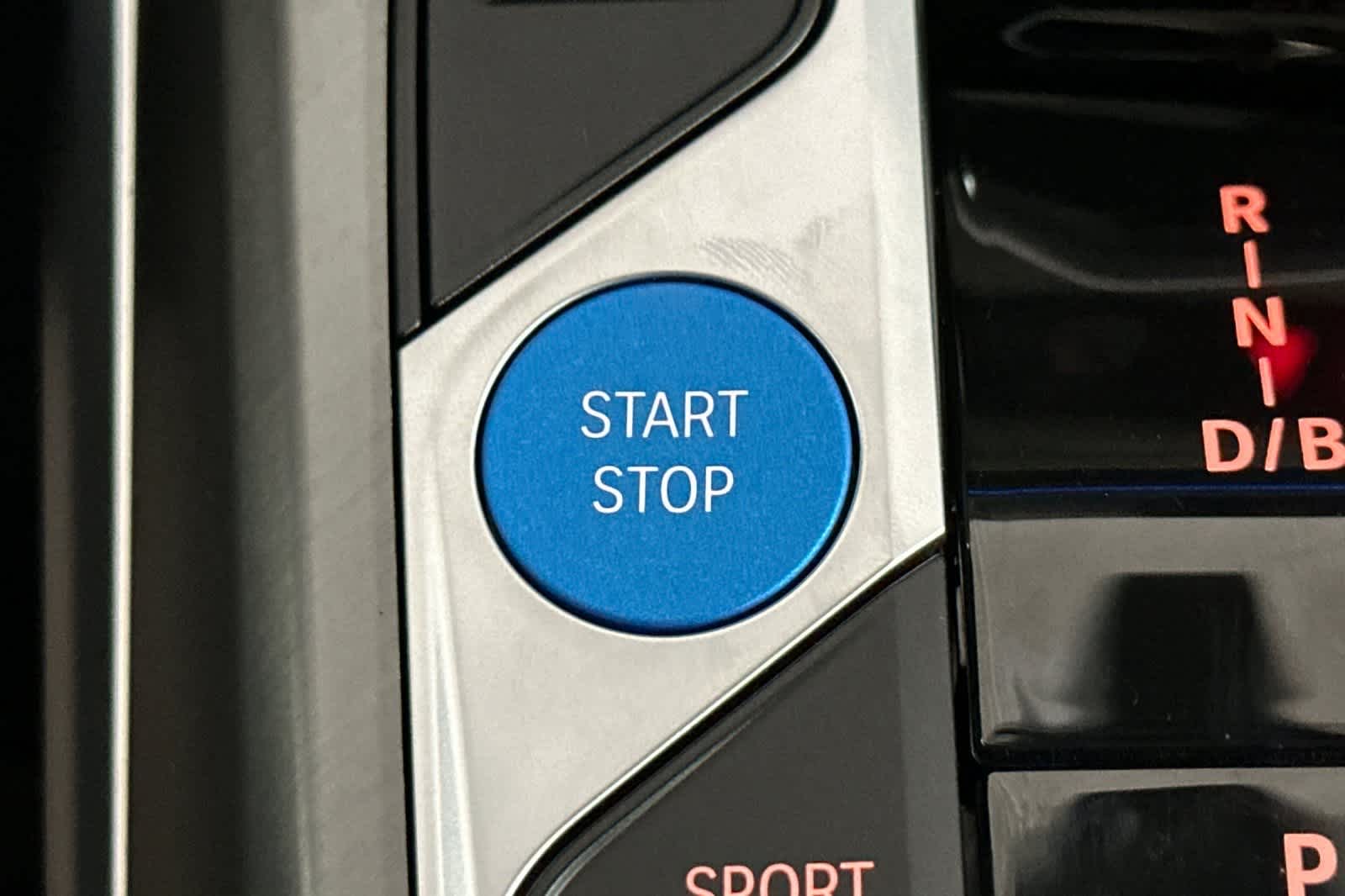 Thumbnail: 2025 BMW i4 - 22