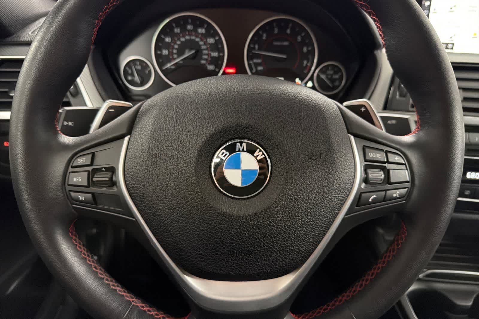 Thumbnail: 2018 BMW 3 Series - 23