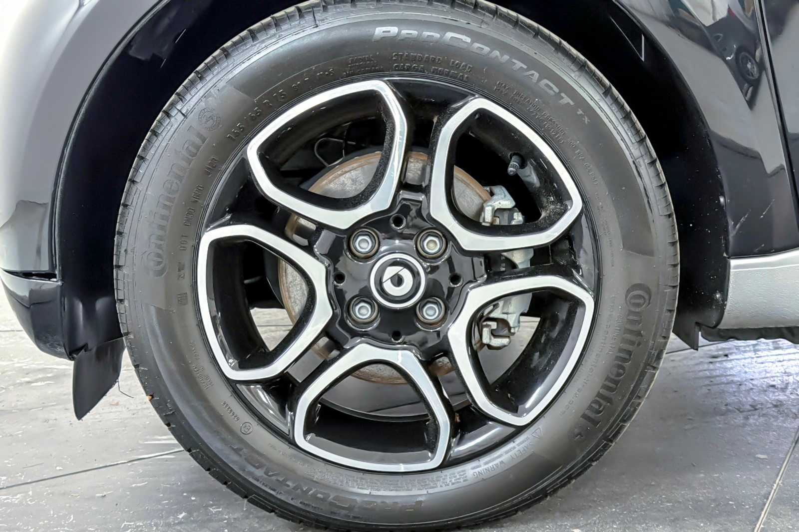 Thumbnail: 2018 smart fortwo - 24