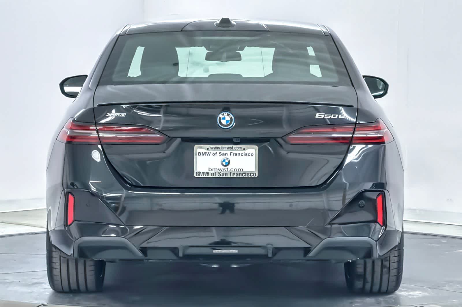 Thumbnail: 2027 BMW 5 Series - 7
