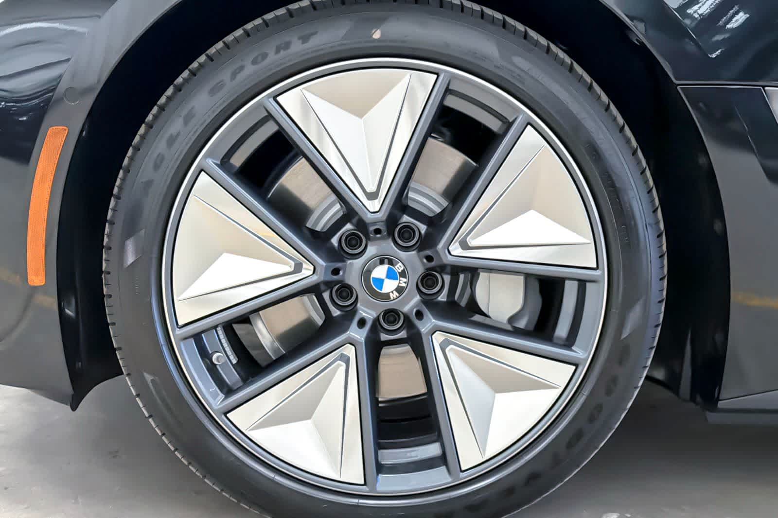 Thumbnail: 2026 BMW i4 - 24