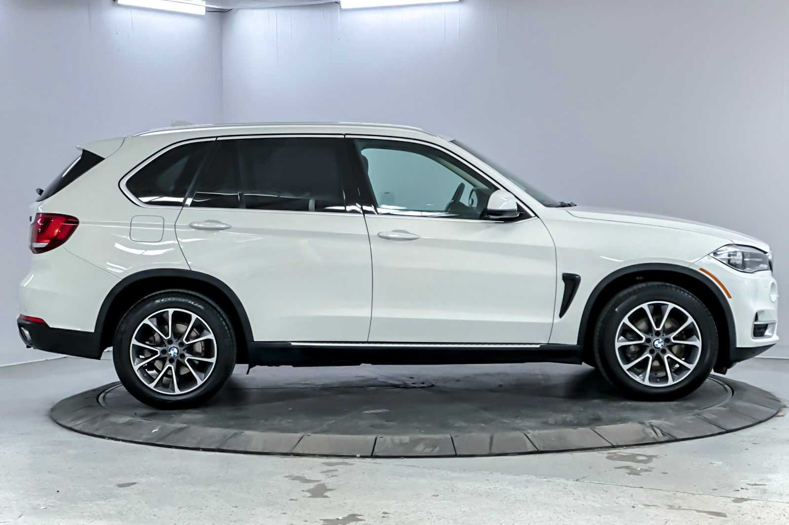 Thumbnail: 2015 BMW X5 - 8
