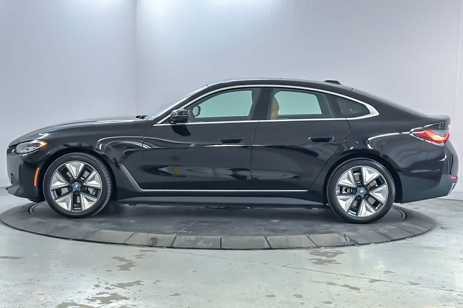 Thumbnail: 2023 BMW i4 - 5