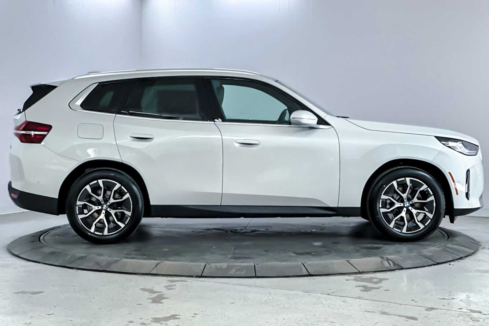 Thumbnail: 2026 BMW X3 - 8