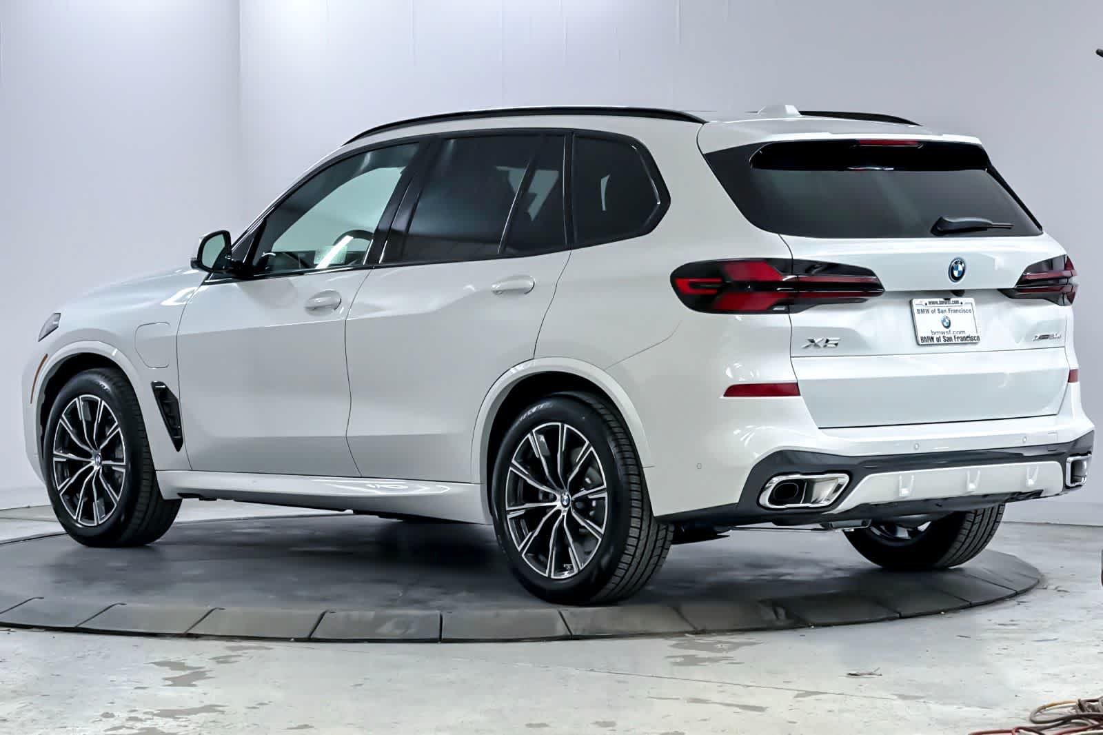 Thumbnail: 2026 BMW X5 - 6