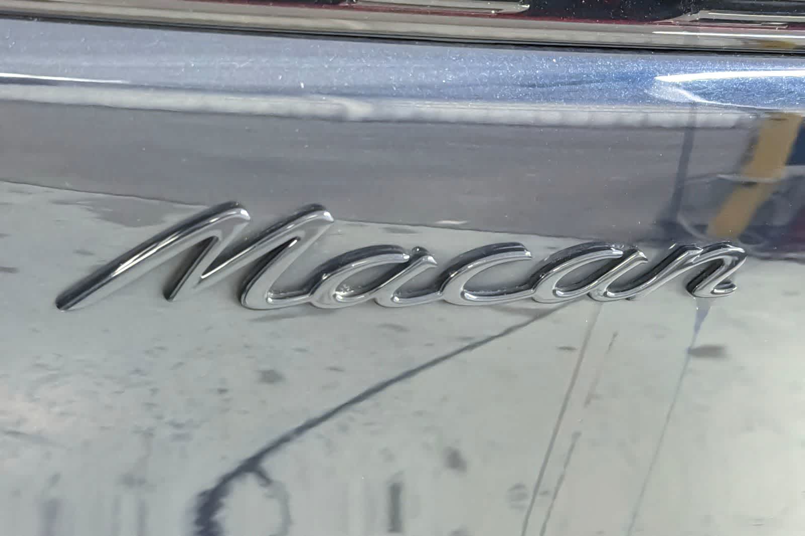 Thumbnail: 2022 Porsche Macan - 28