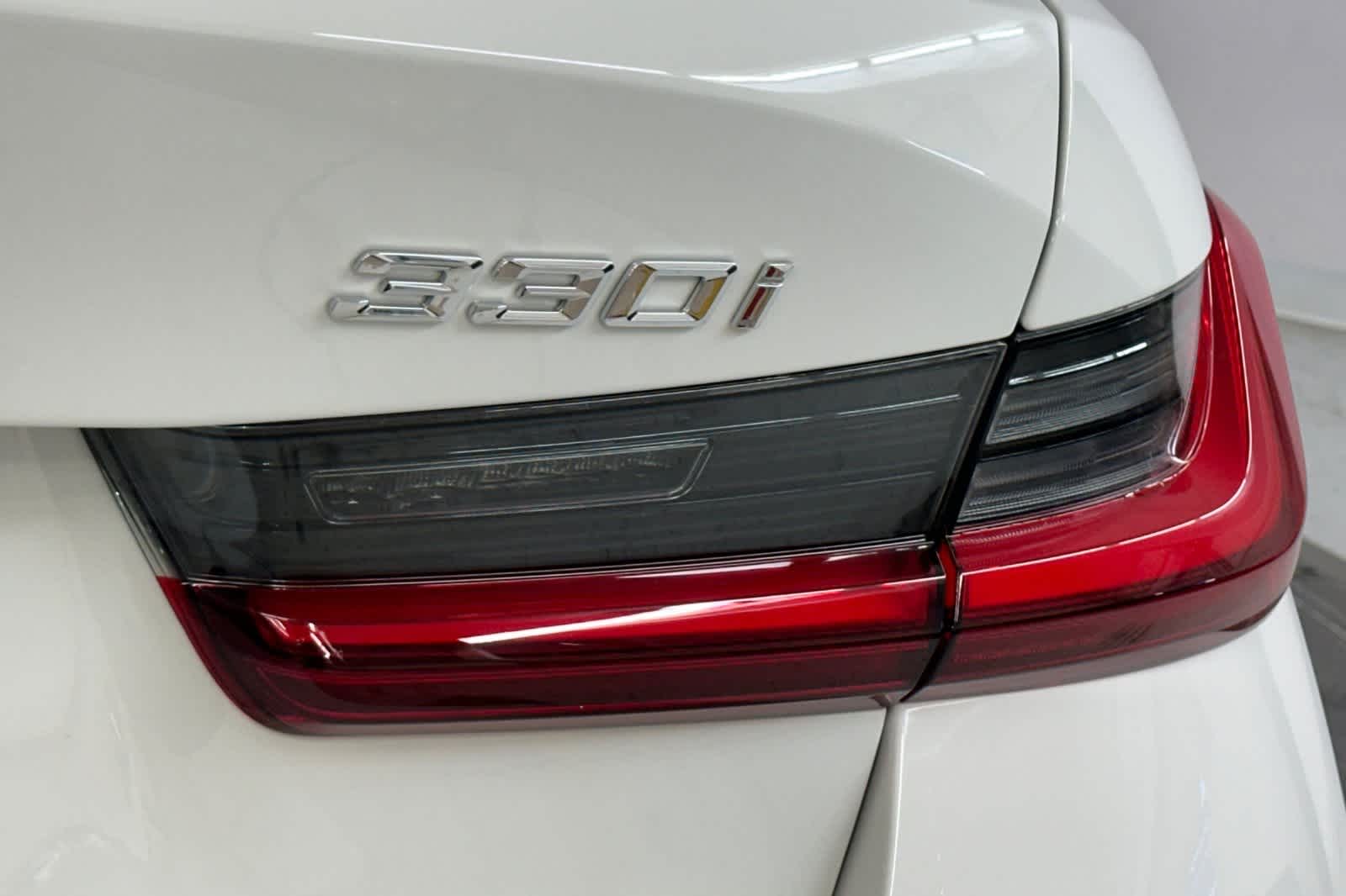 2025 BMW 3 Series 330i 25