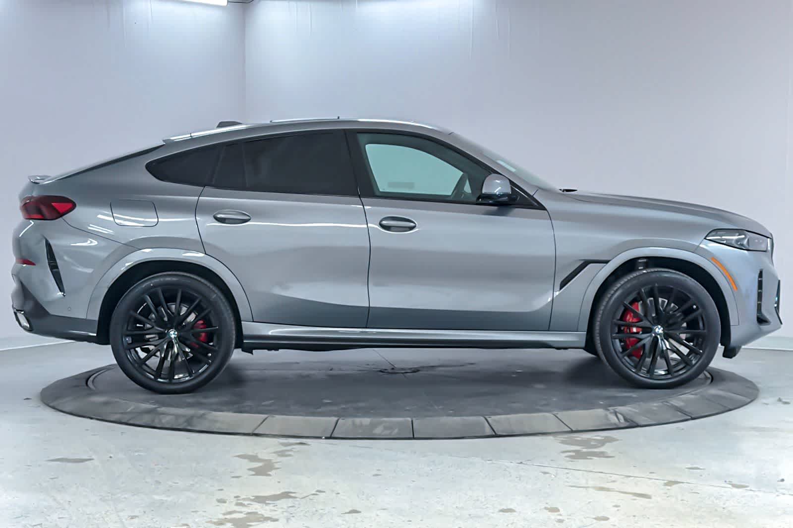 Thumbnail: 2027 BMW X6 - 8