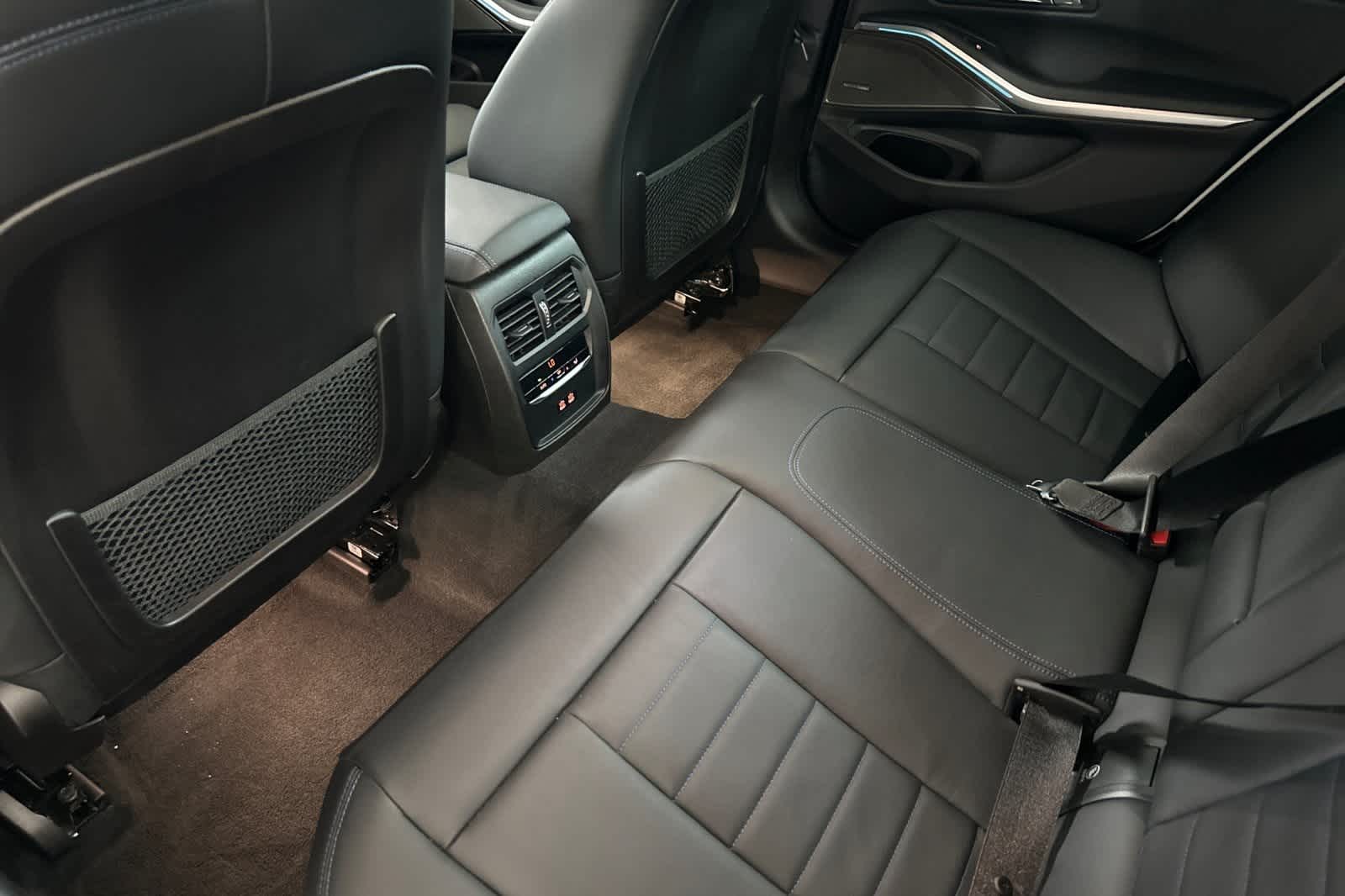 Thumbnail: 2023 BMW 3 Series - 4