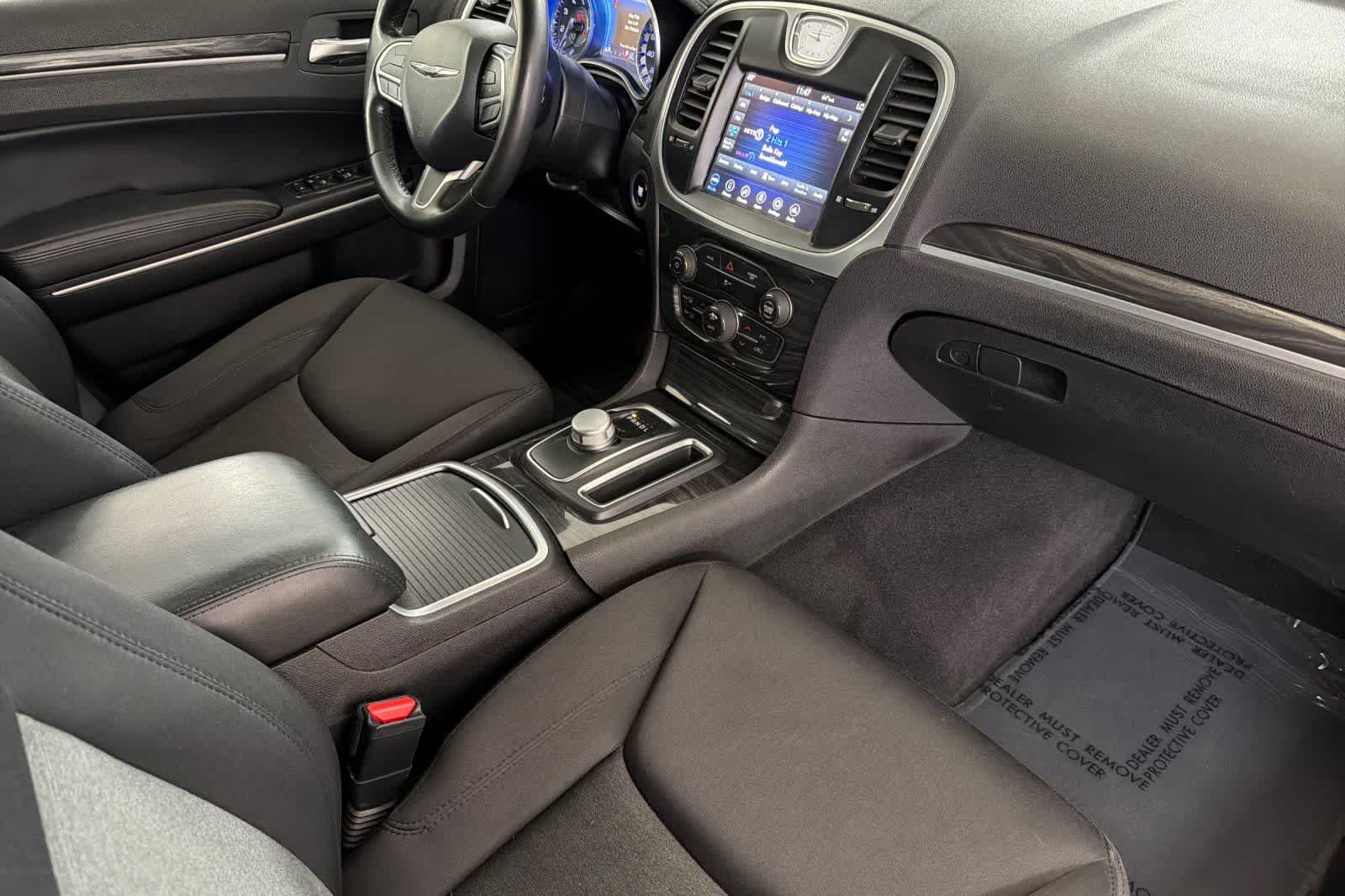 Thumbnail: 2019 Chrysler 300 - 15