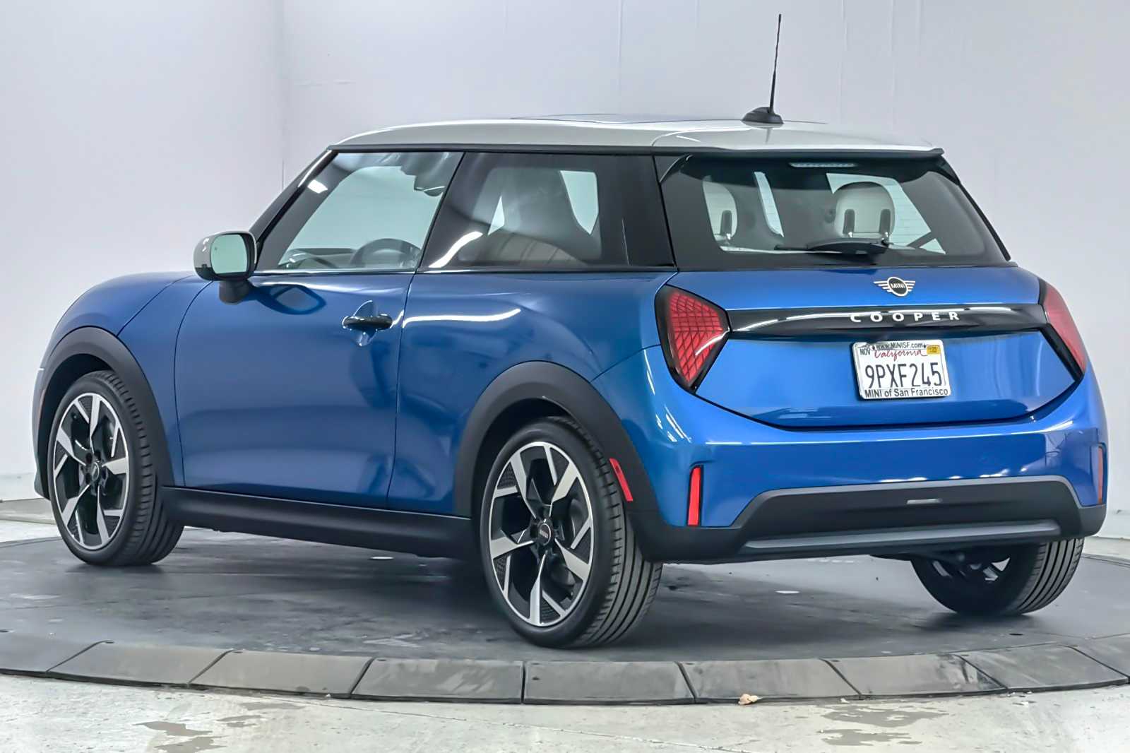 Thumbnail: 2025 MINI Cooper Hardtop - 6