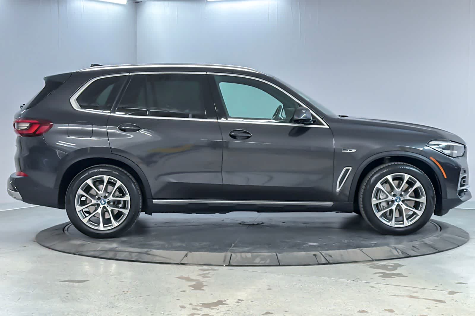 Thumbnail: 2023 BMW X5 - 8