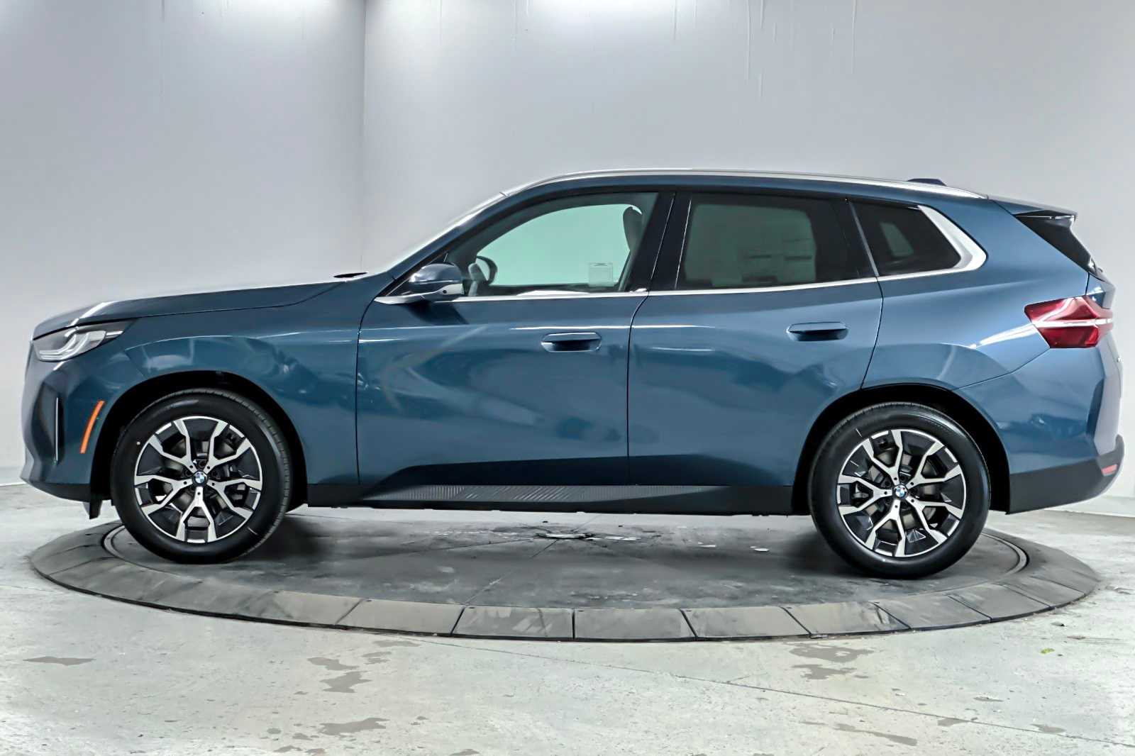 Thumbnail: 2026 BMW X3 - 5