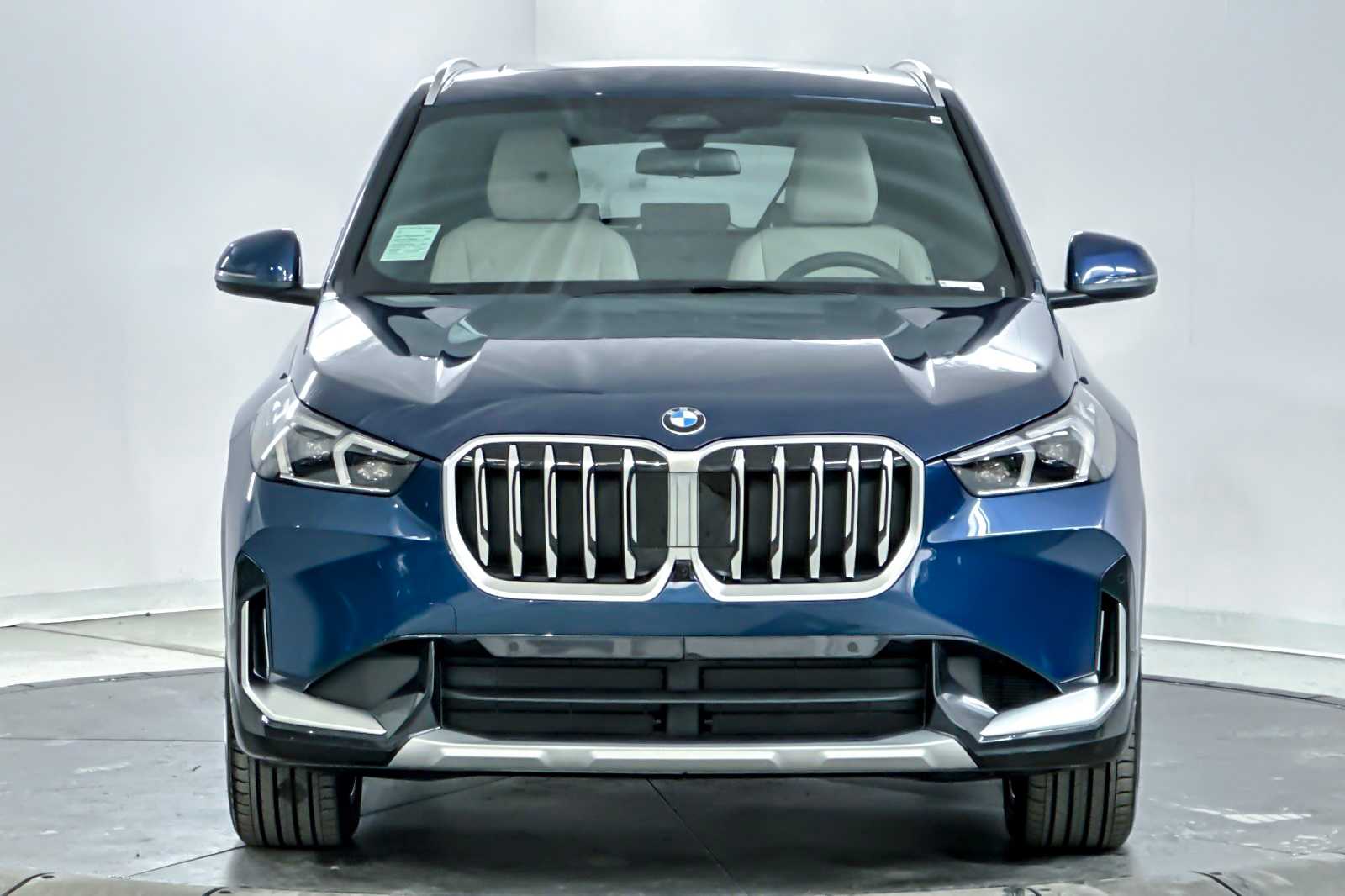 Thumbnail: 2025 BMW X1 - 10