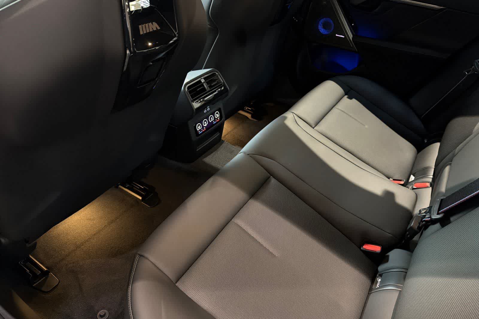 Thumbnail: 2026 BMW M5 - 4