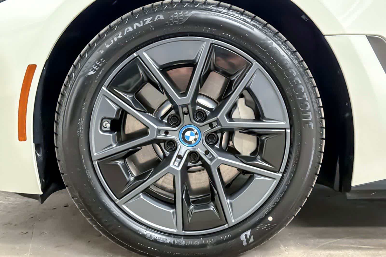 Thumbnail: 2023 BMW i4 - 26
