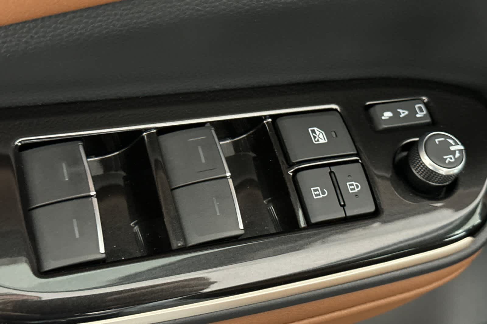 Thumbnail: 2025 Toyota Crown Signia - 13