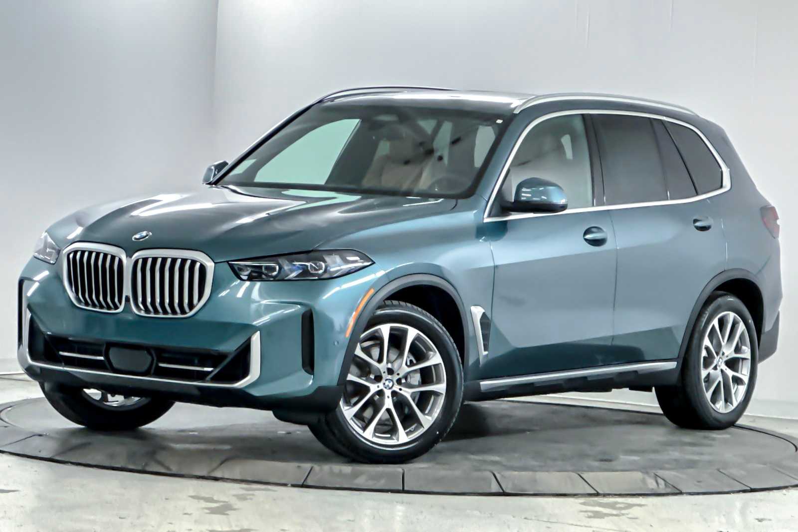 Thumbnail: 2026 BMW X5 - 1