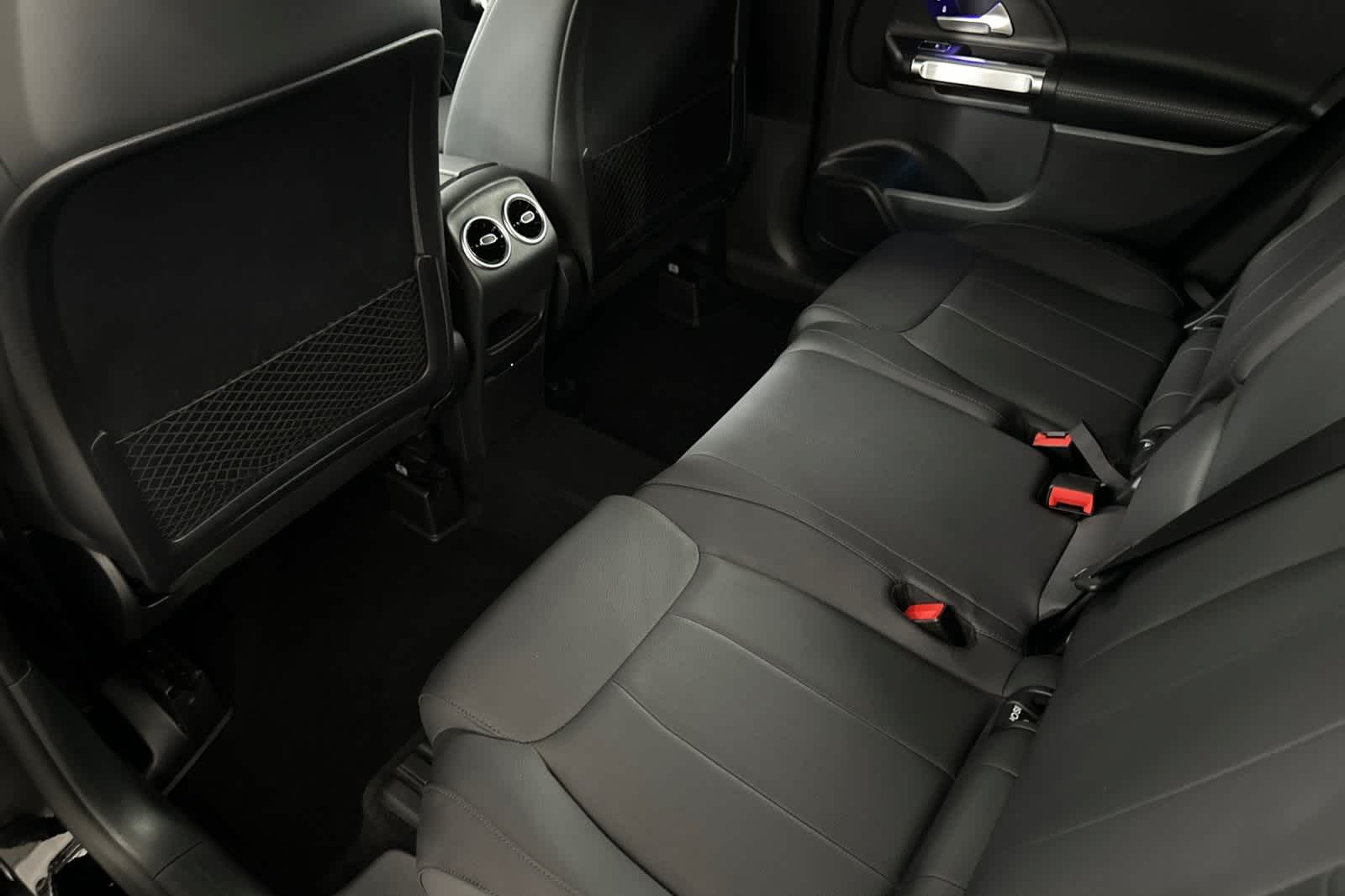 Thumbnail: 2024 Mercedes-Benz GLB - 4