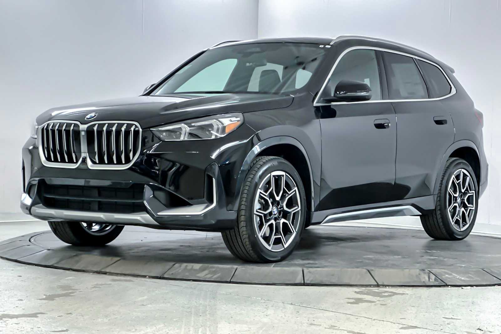 Thumbnail: 2026 BMW X1 - 1