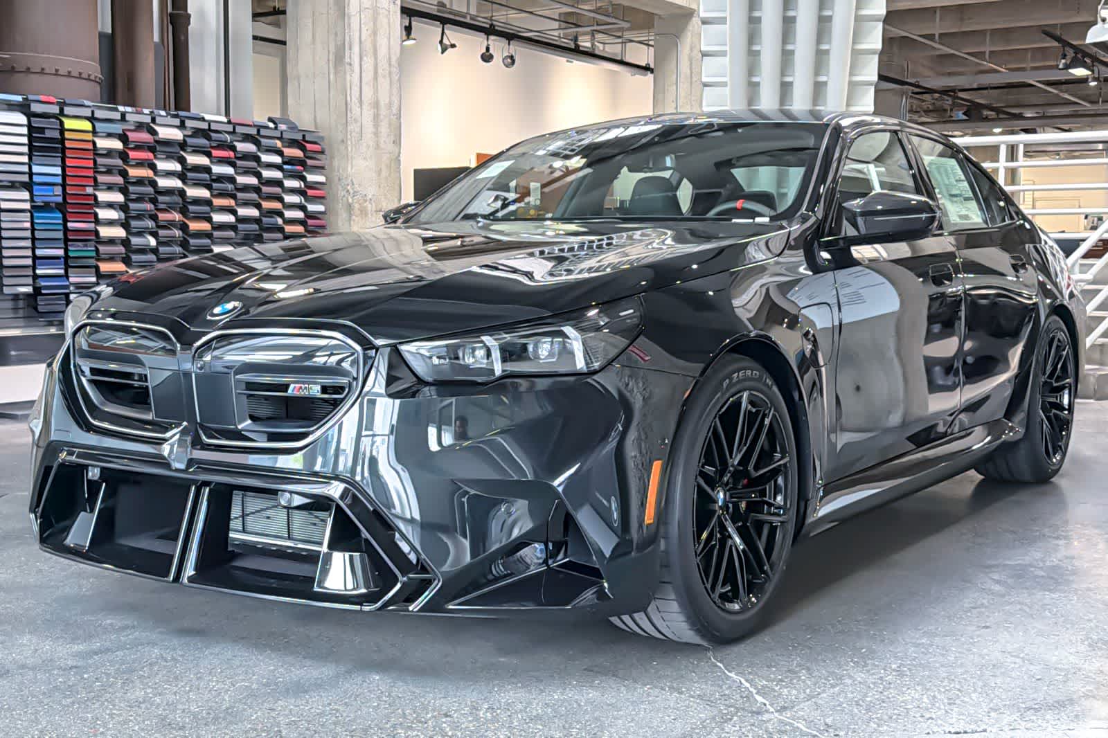 Thumbnail: 2026 BMW M5 - 1