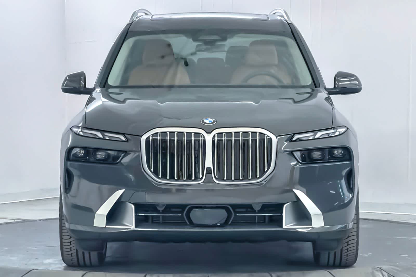 Thumbnail: 2026 BMW X7 - 10