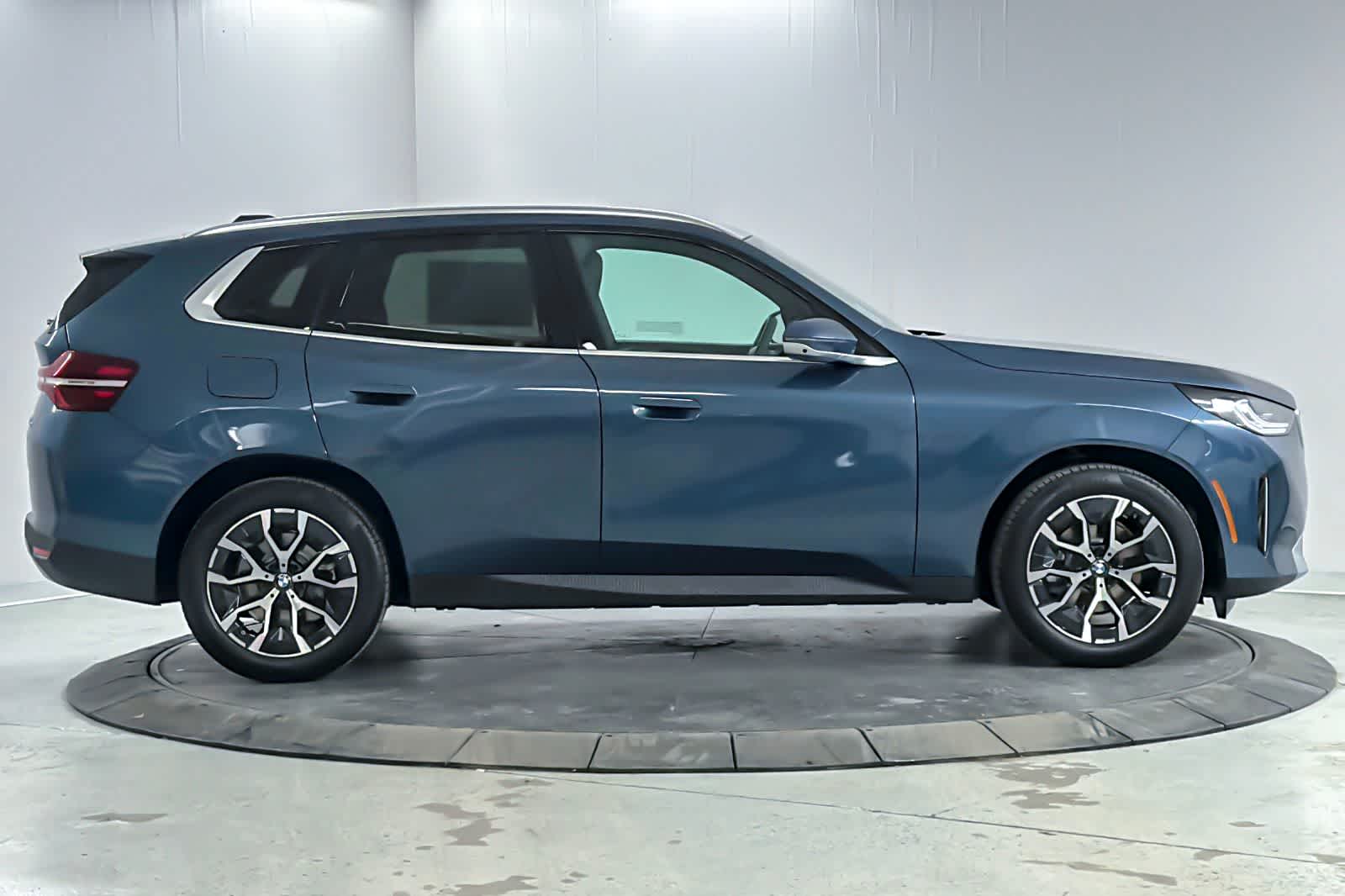 Thumbnail: 2026 BMW X3 - 8