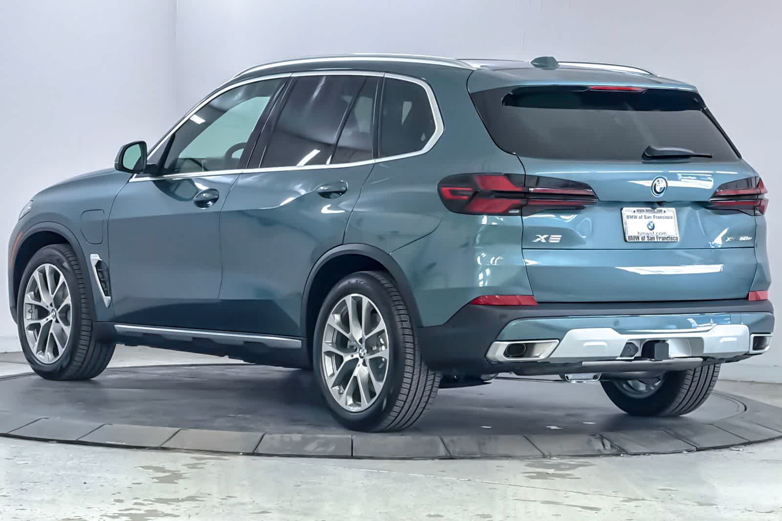 Thumbnail: 2026 BMW X5 - 6