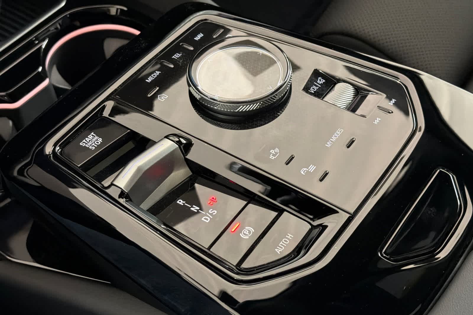 Thumbnail: 2026 BMW 5 Series - 21