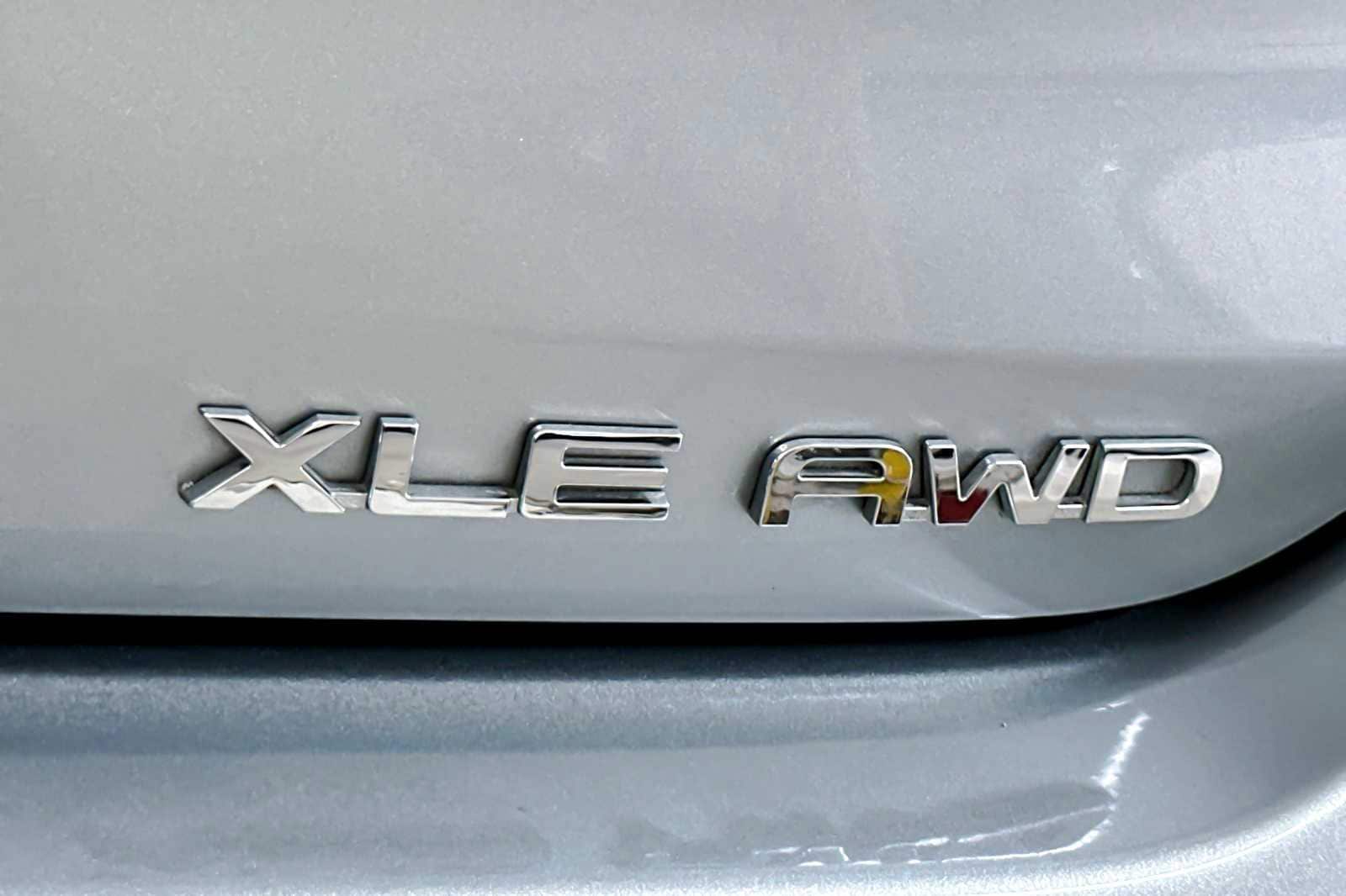 Thumbnail: 2022 Toyota Highlander - 28