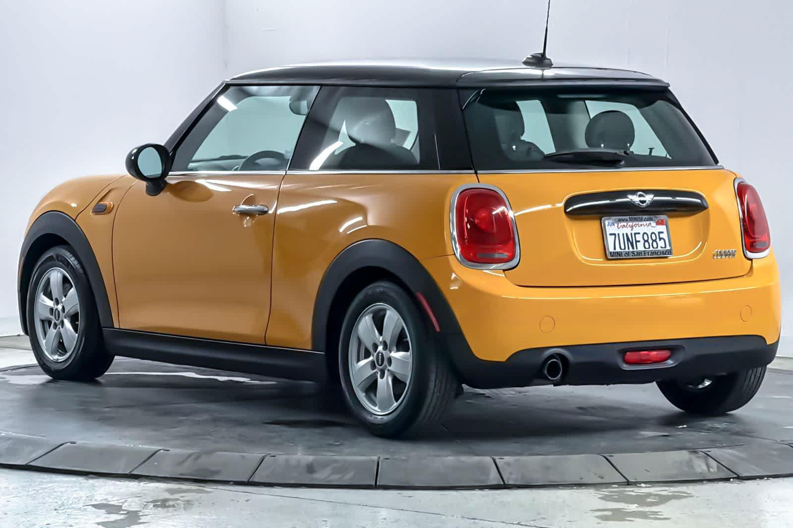 Thumbnail: 2016 MINI Cooper Hardtop - 6