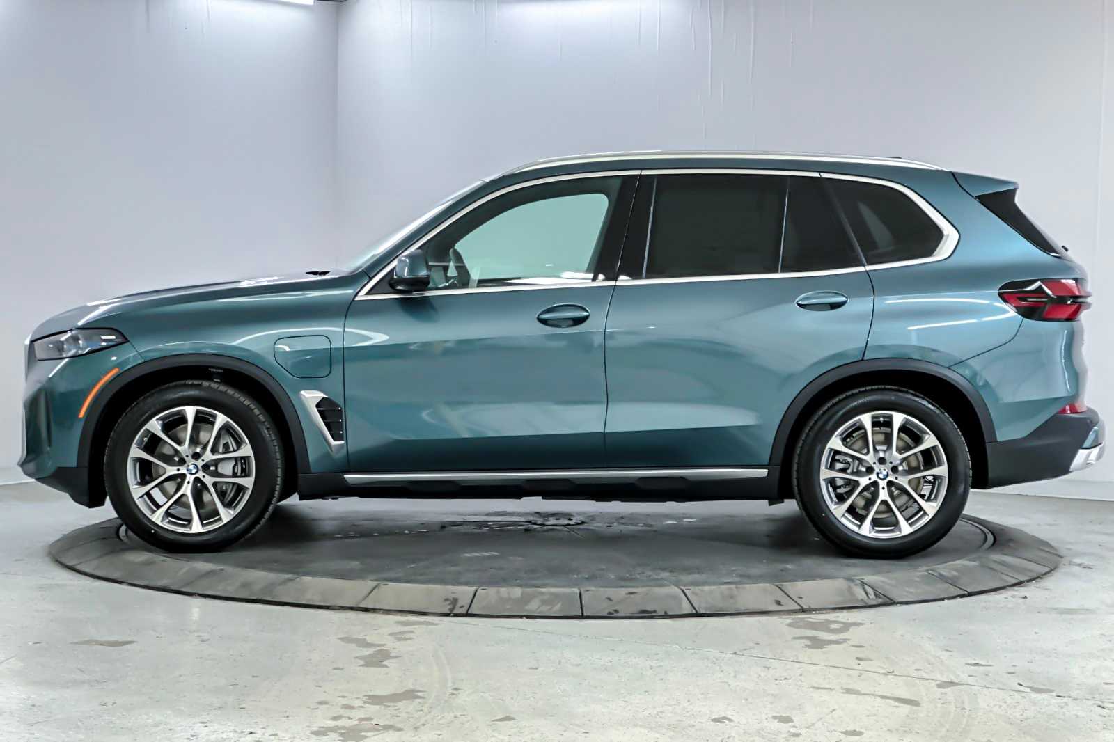 Thumbnail: 2026 BMW X5 - 5